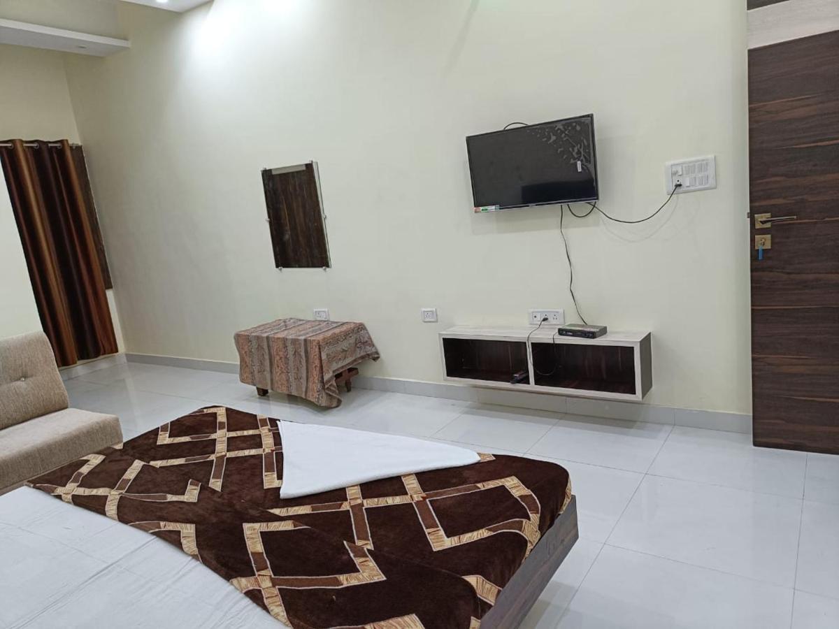 Hotel Parag Palace 贾巴尔普尔 外观 照片