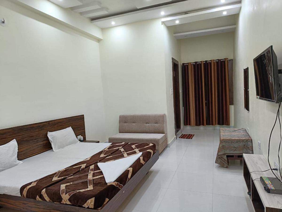Hotel Parag Palace 贾巴尔普尔 外观 照片