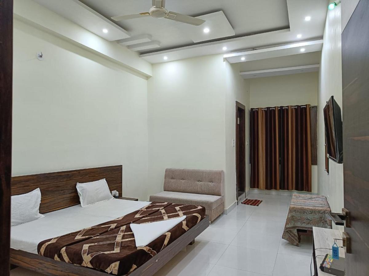 Hotel Parag Palace 贾巴尔普尔 外观 照片